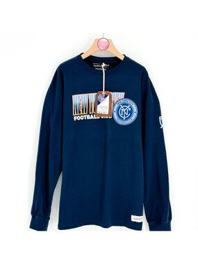 Men’s Nostalgia Co. Mitchell & Ness NYC Football Club Traditional Fit Size Large